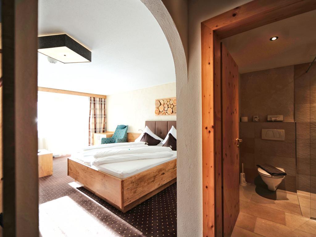 Hotel Roeck Garni Fiss Dış mekan fotoğraf