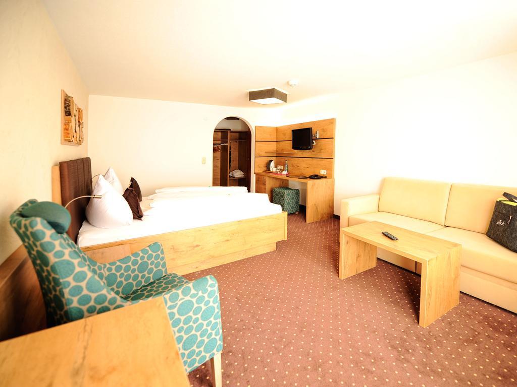 Hotel Roeck Garni Fiss Dış mekan fotoğraf
